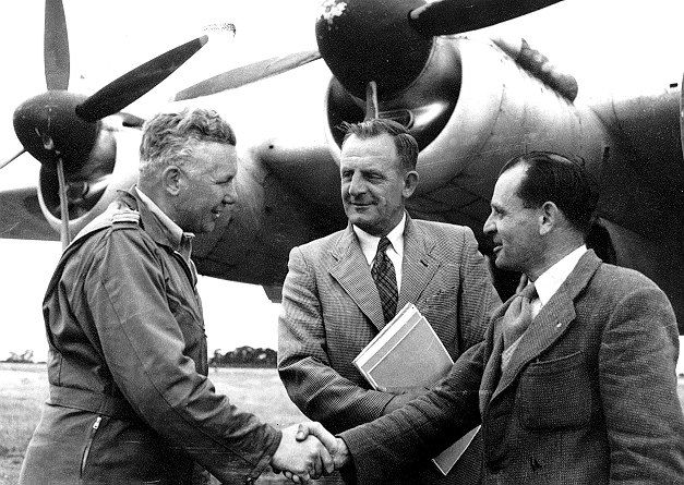 File:Ted Gill Geoff Weste and RAAF.jpg