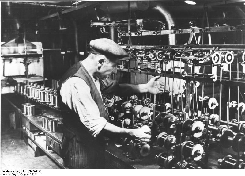 File:Bundesarchiv Bild 183-R46093, Belgischer Zwangsarbeiter bei Siemens.jpg