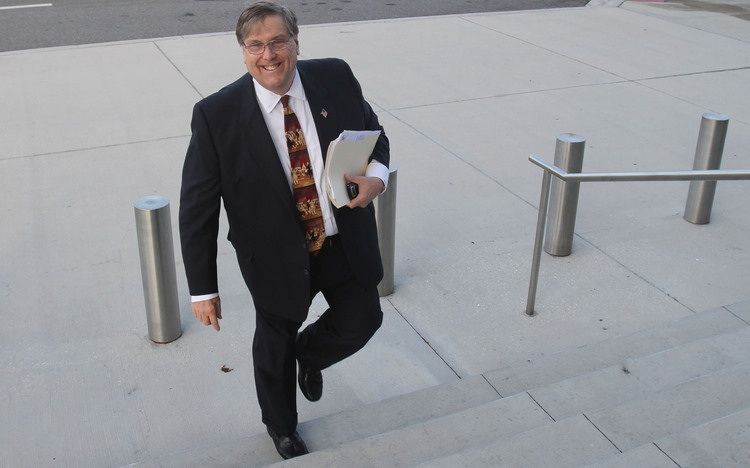 File:Doug Guetzloe goes to a court hearing.jpg