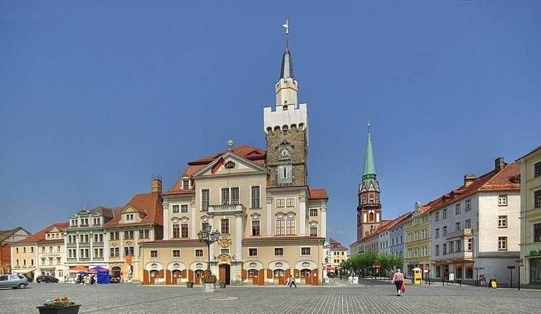 File:Löbau, Altmarkt.jpg