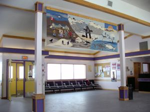 File:Pangnirtung-airport-interior.jpg