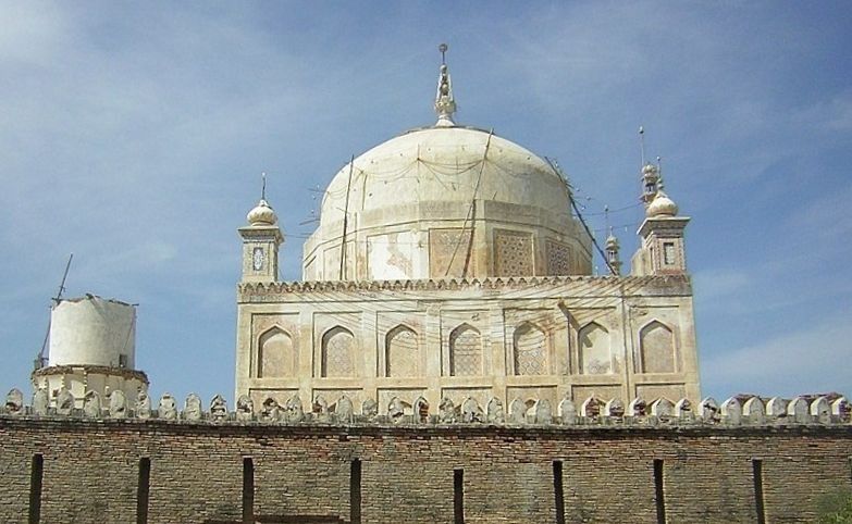 File:Tomb of Muhammad Zaman of Luari.jpg