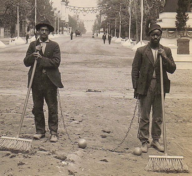 File:Chain Gang Street Sweepers, 1909.jpg