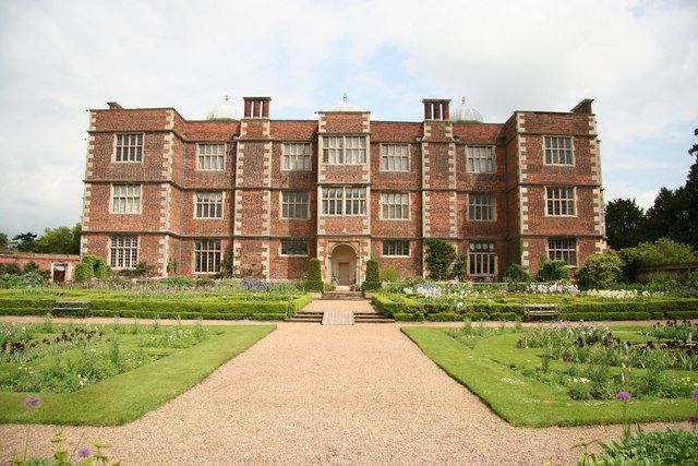 File:Doddington Hall - geograph.org.uk - 820943.jpg