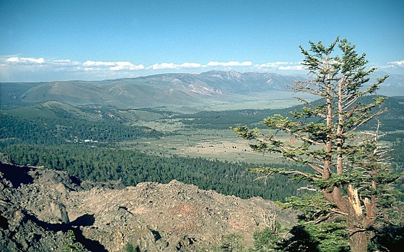 File:Long Valley caldera NE rim.jpg