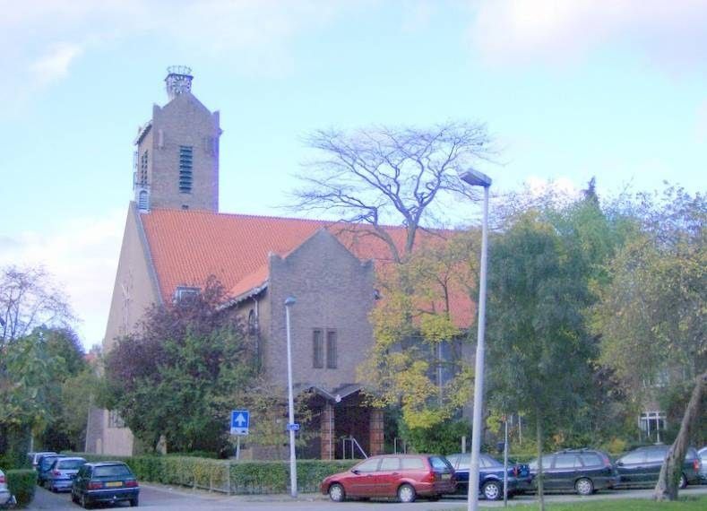 File:Rotterdam Lede-N.H.Vredeskerk 1933-2005 nu Serv.Orth.Drieeenheid Kerk 09-11-2006.jpg