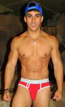 File:Topher DiMaggio (11082663055) (cropped).jpg