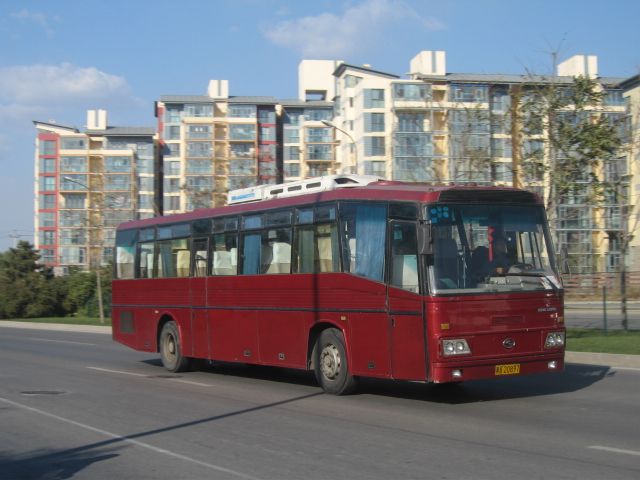 File:XMQ6120 at Baiwangxincheng (20071109134130).JPG