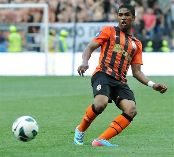 File:Douglas Costa2013.jpg