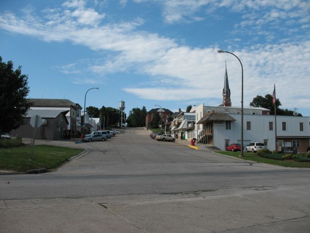 File:Earling iowa main street.JPG