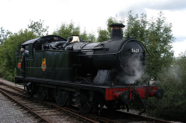 File:Engine 5637 - geograph.org.uk - 864676.jpg