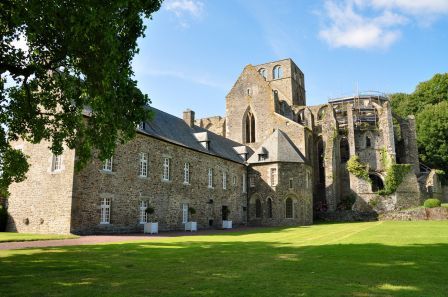 File:Overall view of Hambye abbey.jpg