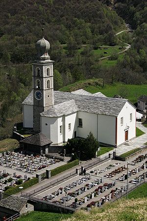 File:Picswiss GR-81-27 Chiesa SS Pietro e Paolo.jpg