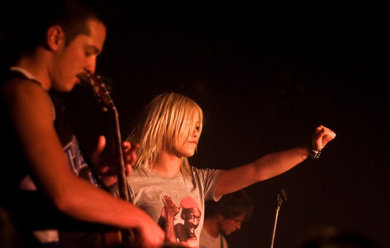 File:Tonight Alive 2012.jpg