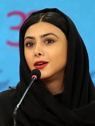 File:Azadeh Samadi 32th Fajr (cropped).jpg