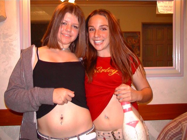 File:California girls with pierced navels.jpg