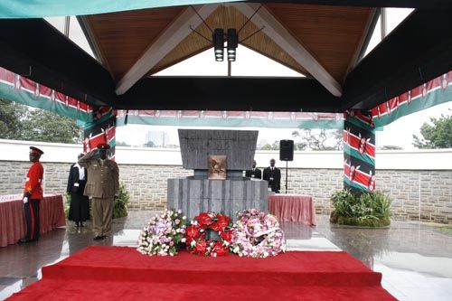 File:Kenyatta Mausoleum (1295043494).jpg