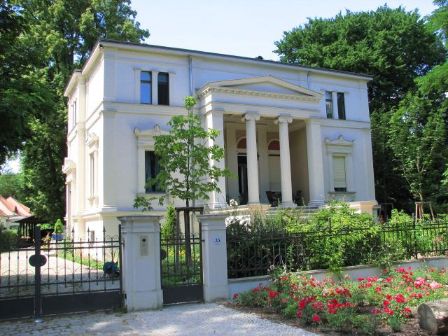 File:Villa Stülpnagel Potsdam.jpg