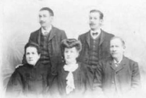 File:Blas Morte Family Photo.jpg