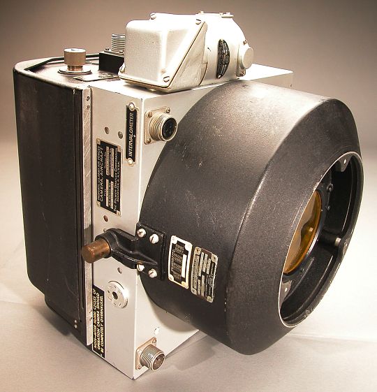 File:Fairchild K-17C aerial camera.jpg