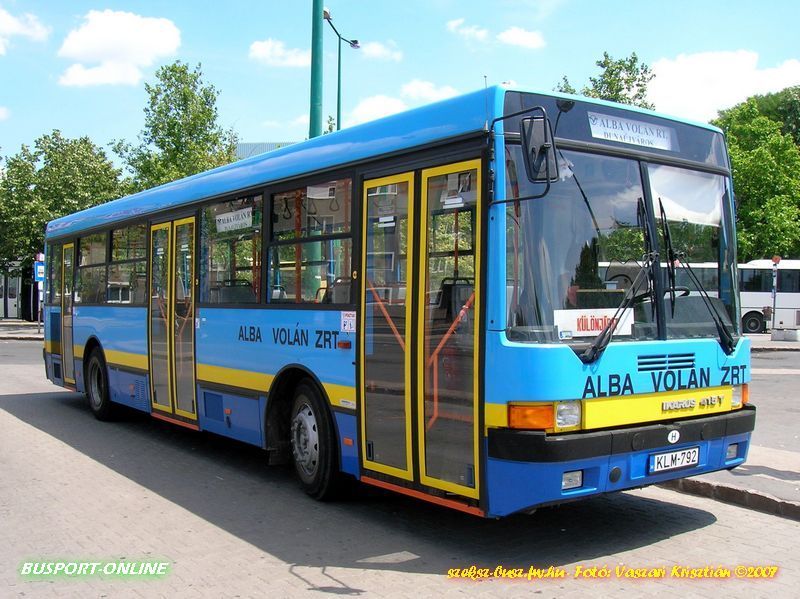 File:Ikarus 415T.93.jpg