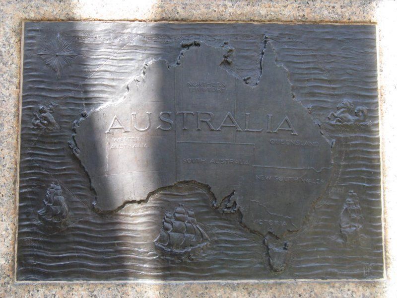 File:J150W-statue-Flinders-baseAus.jpg