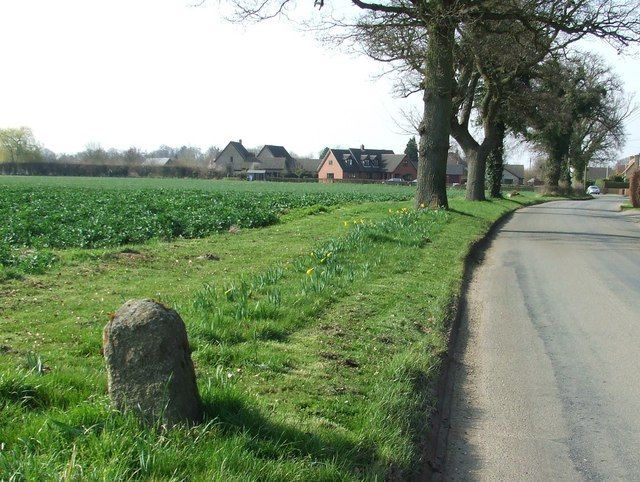 File:Old Milepost - geograph.org.uk - 1212563.jpg