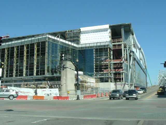 File:Picture 2146LouisvilleArena.jpg