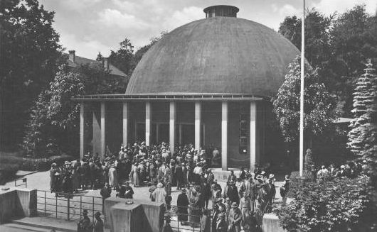 File:Planetarium Jena.jpg