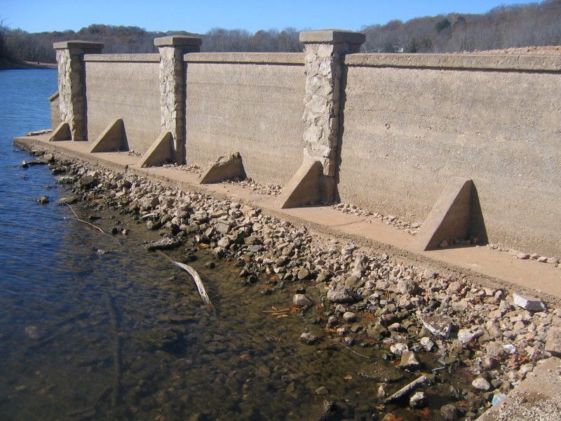 File:Pyramid Retaining Wall.jpg