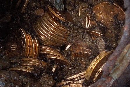 File:Saddle Ridge Hoard coins and dirt.jpg