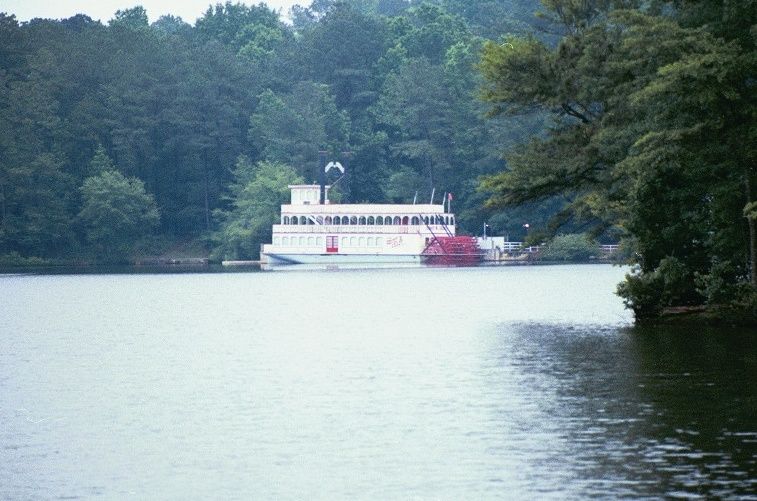 File:Stone mountain riverboat1.jpg