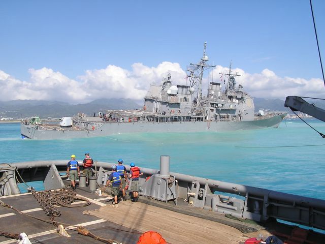 File:Usns-salvor-tows-uss-port-royal.jpg