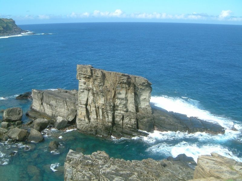 File:Yonaguni-Gunkan-iwa.jpg