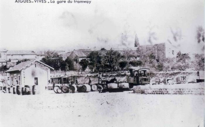 File:Aigues-Vives. La gare du tramway.jpg