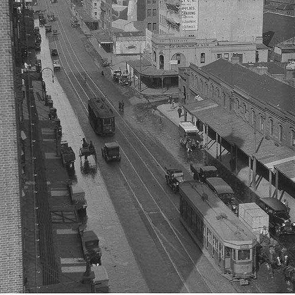 File:Broadway Sydney 1910.jpg