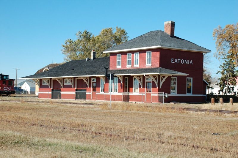 File:Eatonia train station 2007.jpg