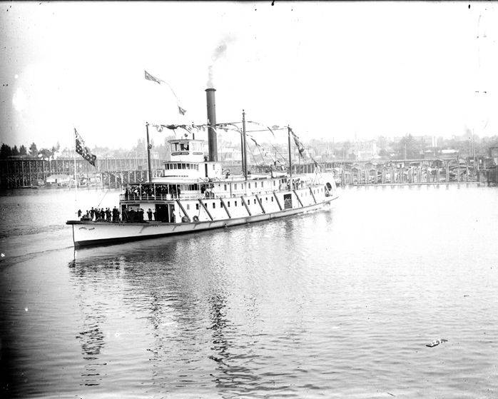 File:Harvest Queen (sternwheeler) ca 1910.PNG