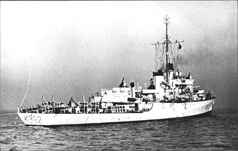 File:Hms nadder(K392).jpg