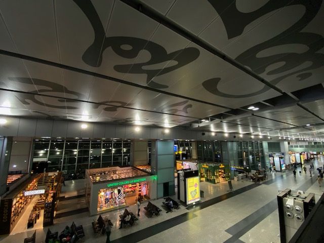 File:Inside Terminal 2 Departures area NSCBIA Kolkata.jpg