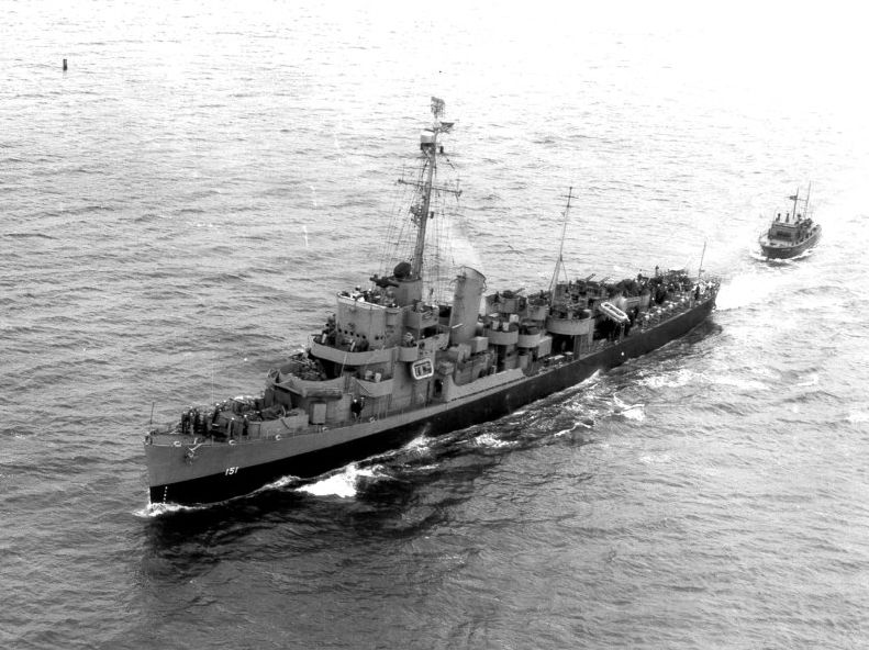 File:USS Poole (DE-151) underway, circa in 1945.jpg