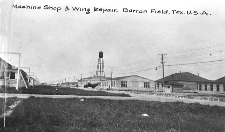 File:Barron Field 1918-2.jpg