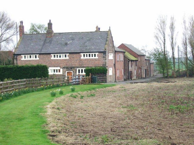 File:Downholland Hall - geograph.org.uk - 1270254.jpg