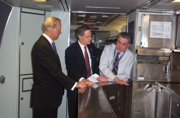 File:Gunn with Biden and Carper.jpg