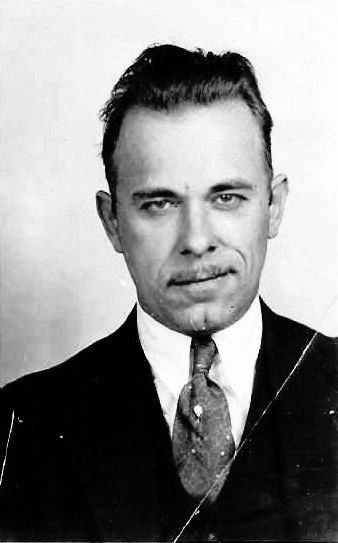 File:John Dillinger full mug shot.jpg