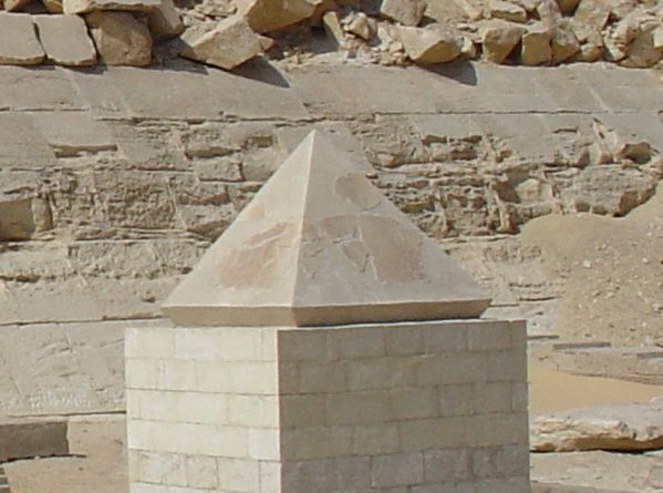 File:Red Pyramid Pyramidion.jpg