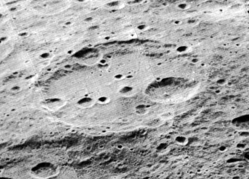 File:Rowland crater 5006 med.jpg