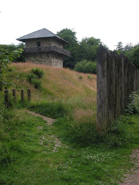 File:Turm Zugmantel.jpg