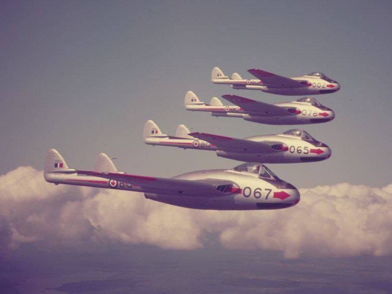 File:438 sqn vampires RCAF.jpg