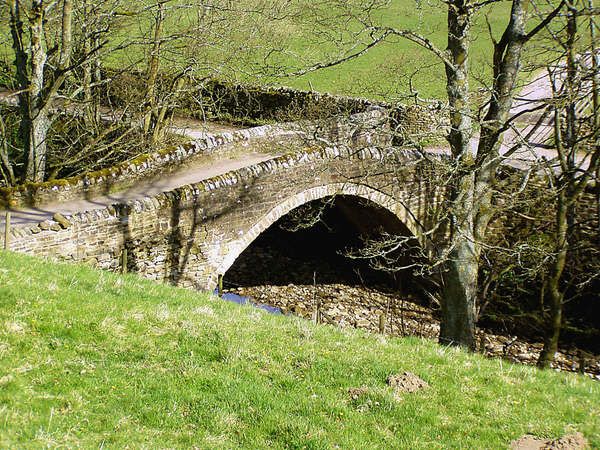 File:Arkleside Bridge - geograph.org.uk - 679121.jpg